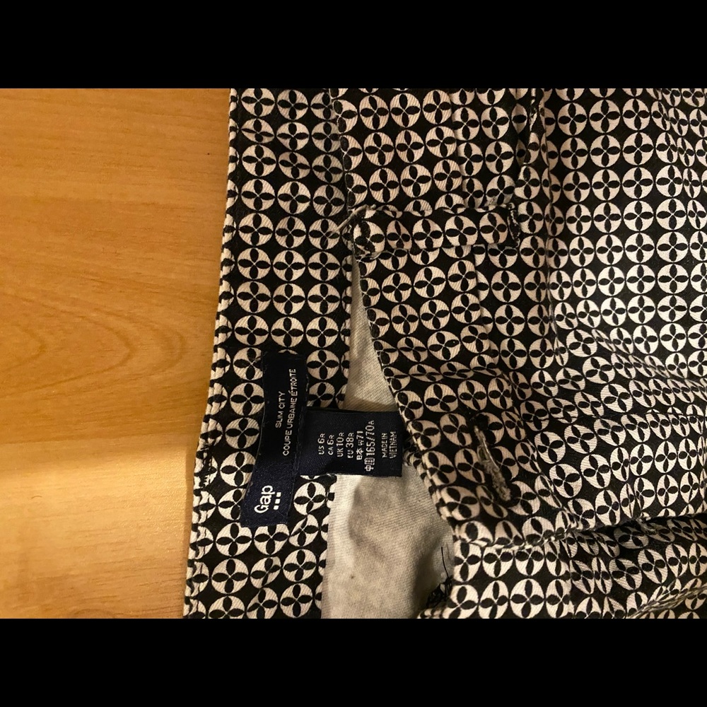 Gap black and white khakis